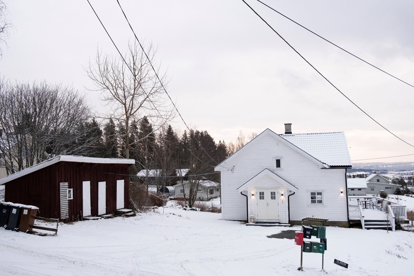 Eiendommen har en småbruksfølelse over seg, med sin landlige beliggenhet og store tomt. Galleribilde
