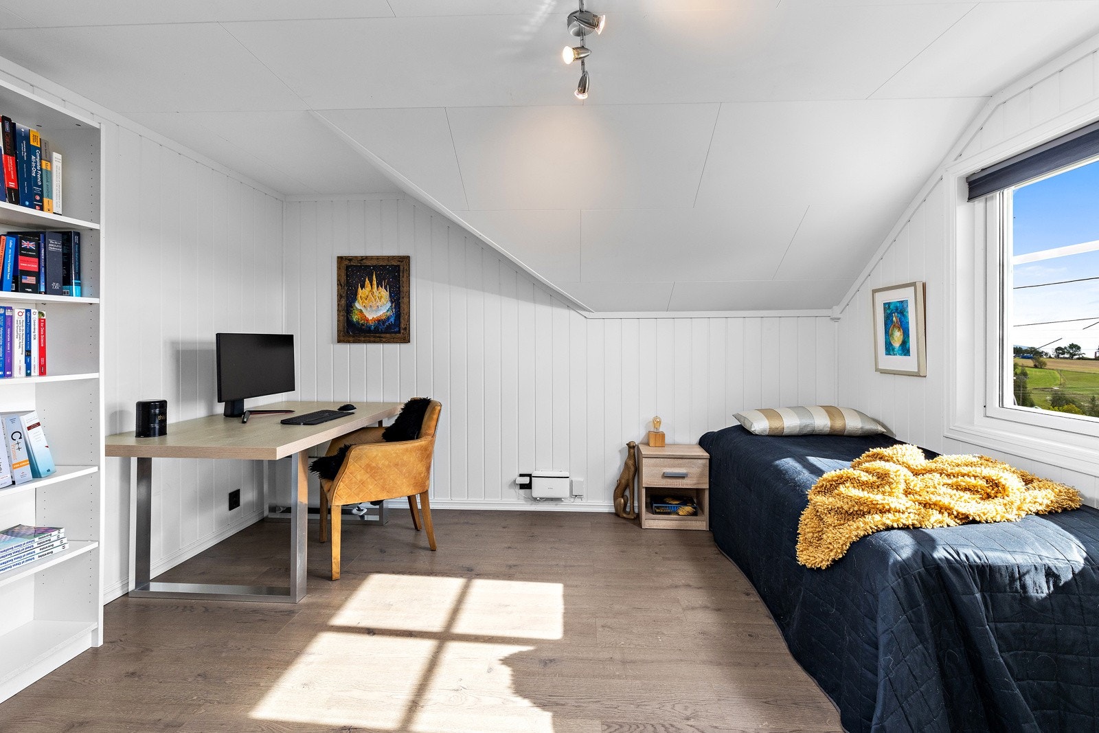 Det siste soverommet finner en innenfor loftstuen/soverom 2. Galleribilde