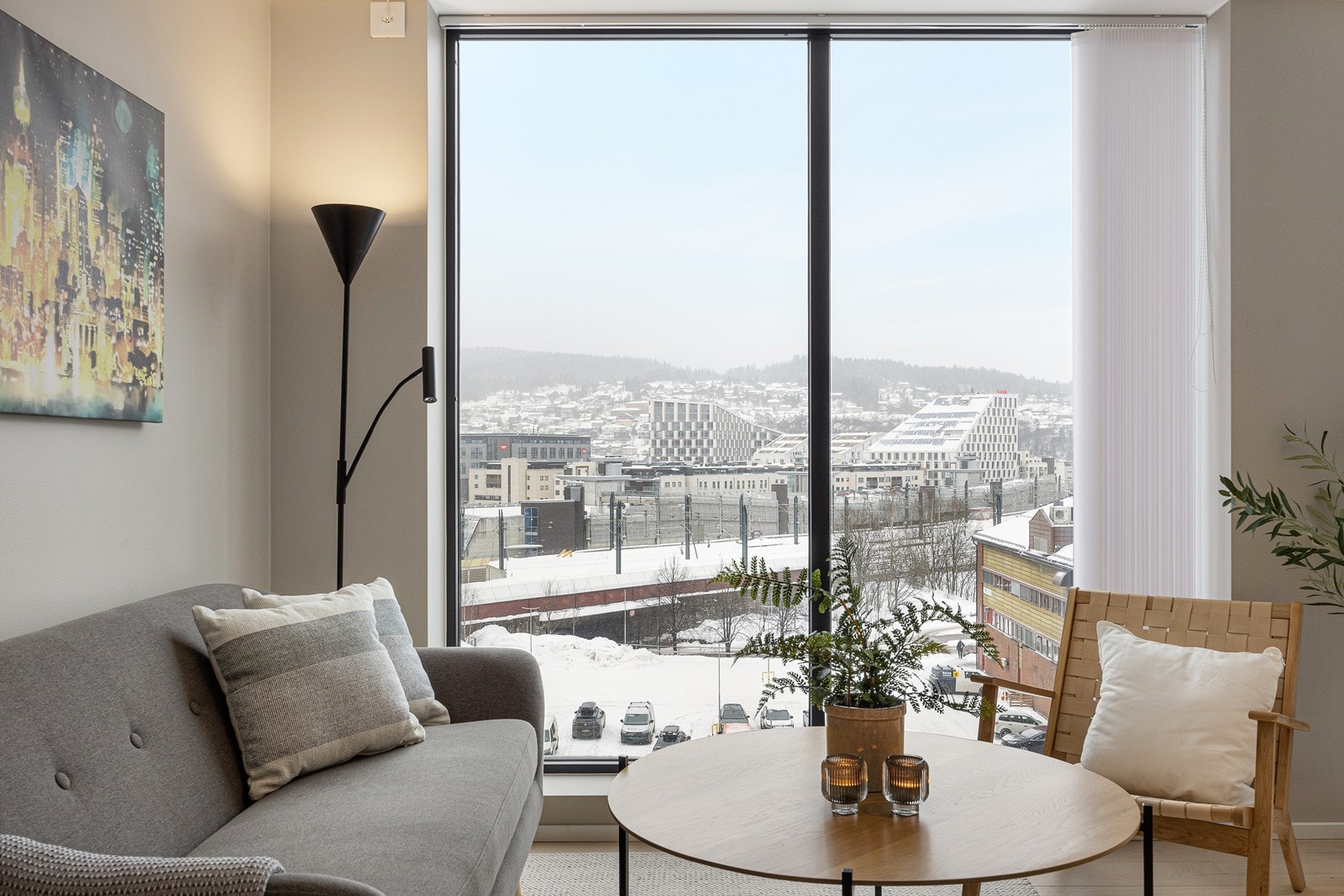 Med store vindusflater er det rikelig med lysinnslipp. Galleribilde