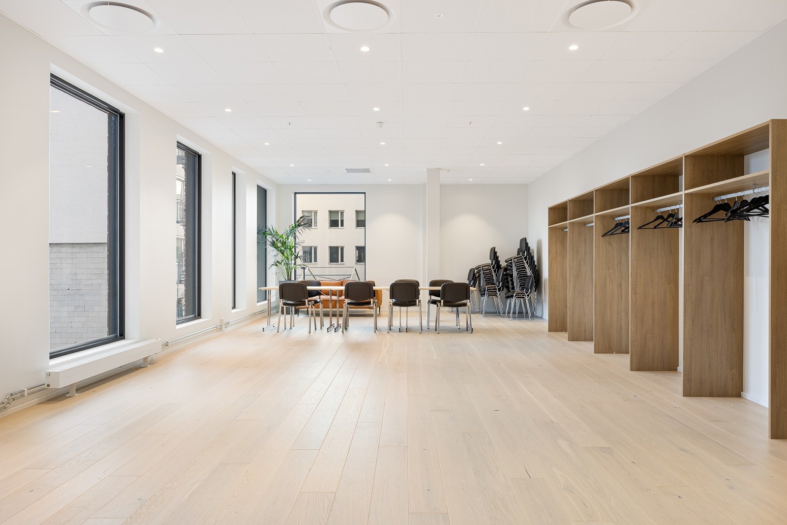 Selskapslokalet som kan leies av sameierne er lyse og trivelige. Galleribilde