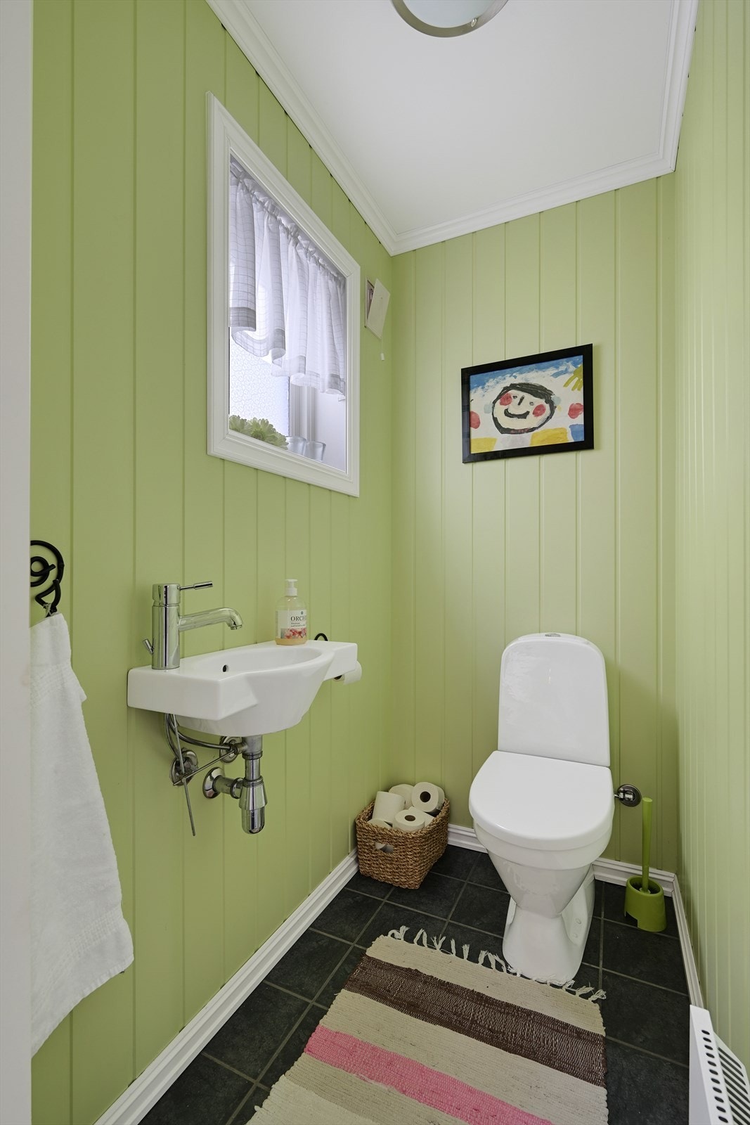 Gjestetoalett. Galleribilde