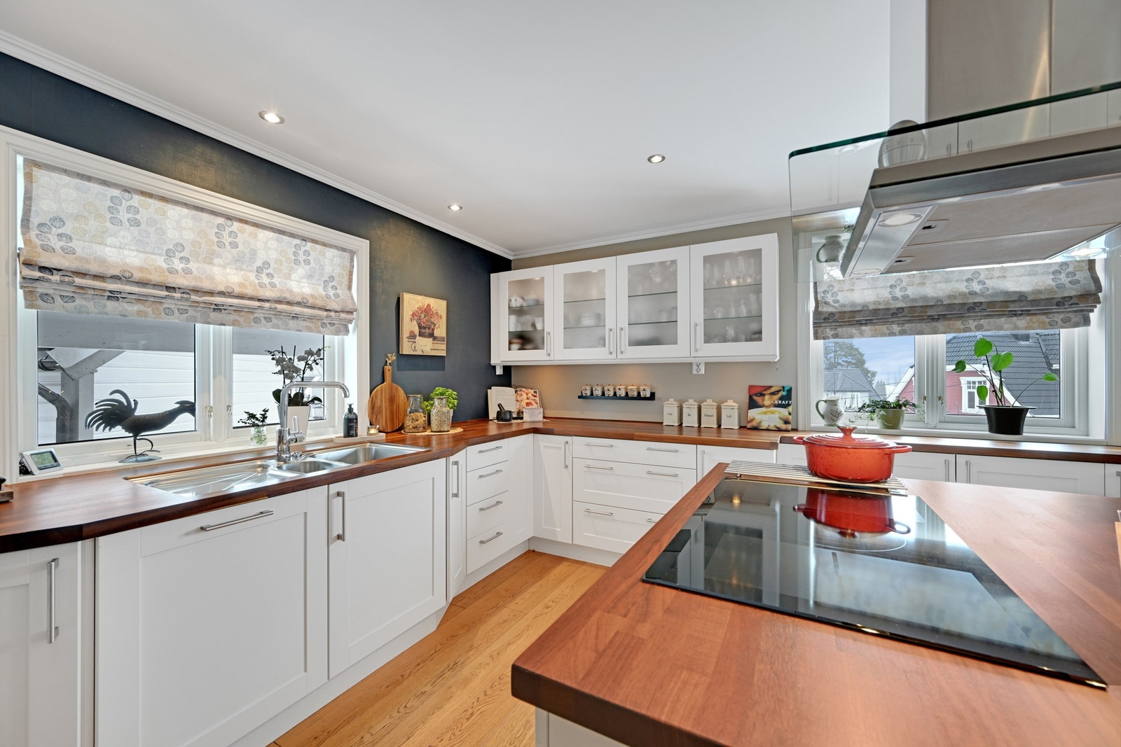 Ekstra bred koketopp Galleribilde