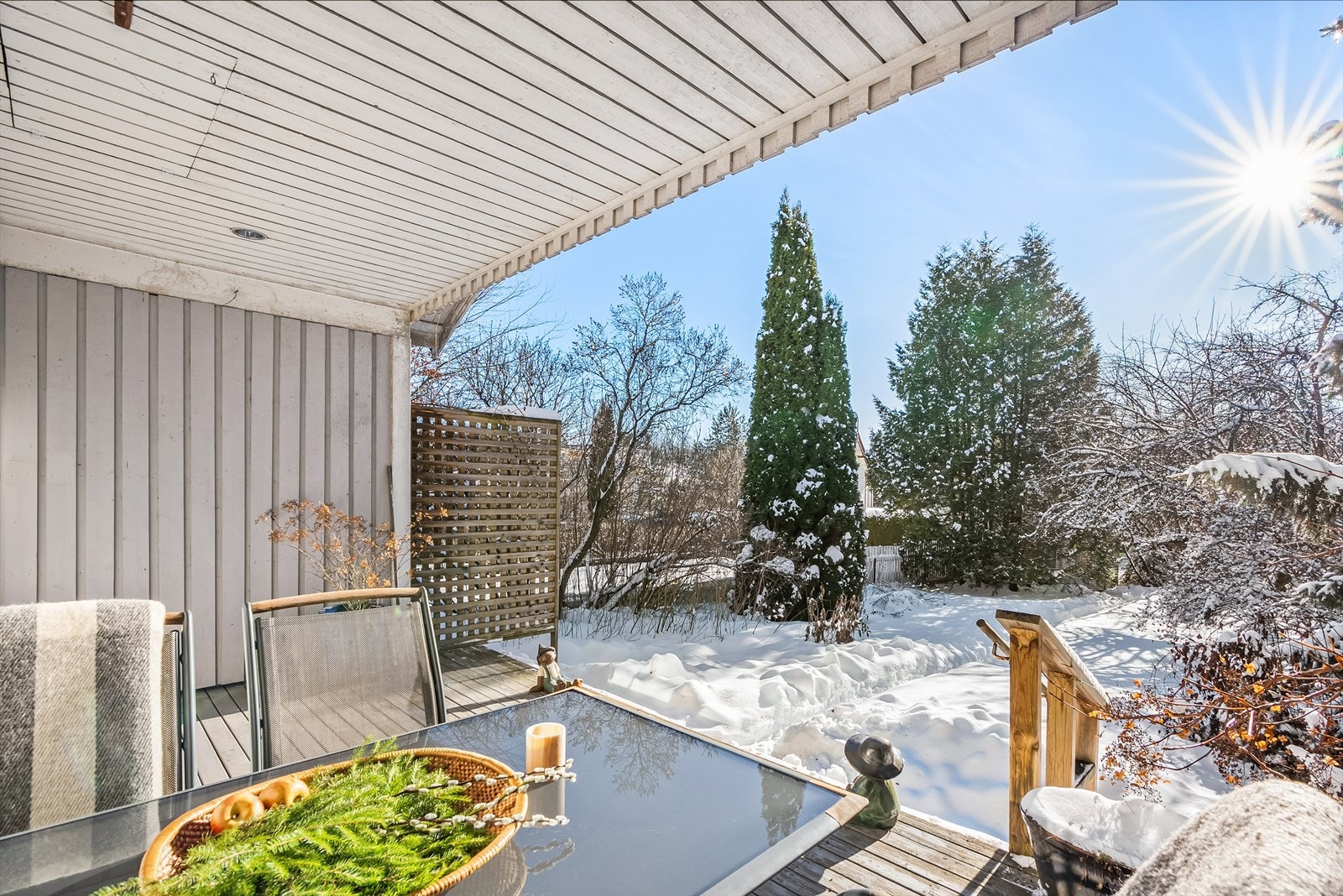 En familievennlig enebolig over to plan og egen hage Galleribilde