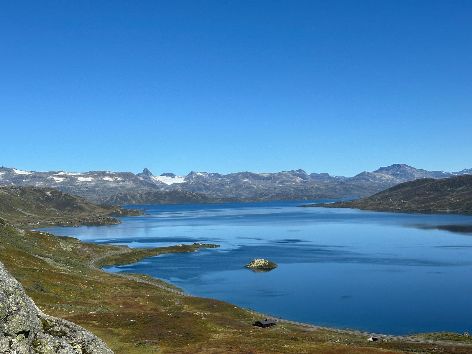 Tyinvannet mot Uranostind II Galleribilde