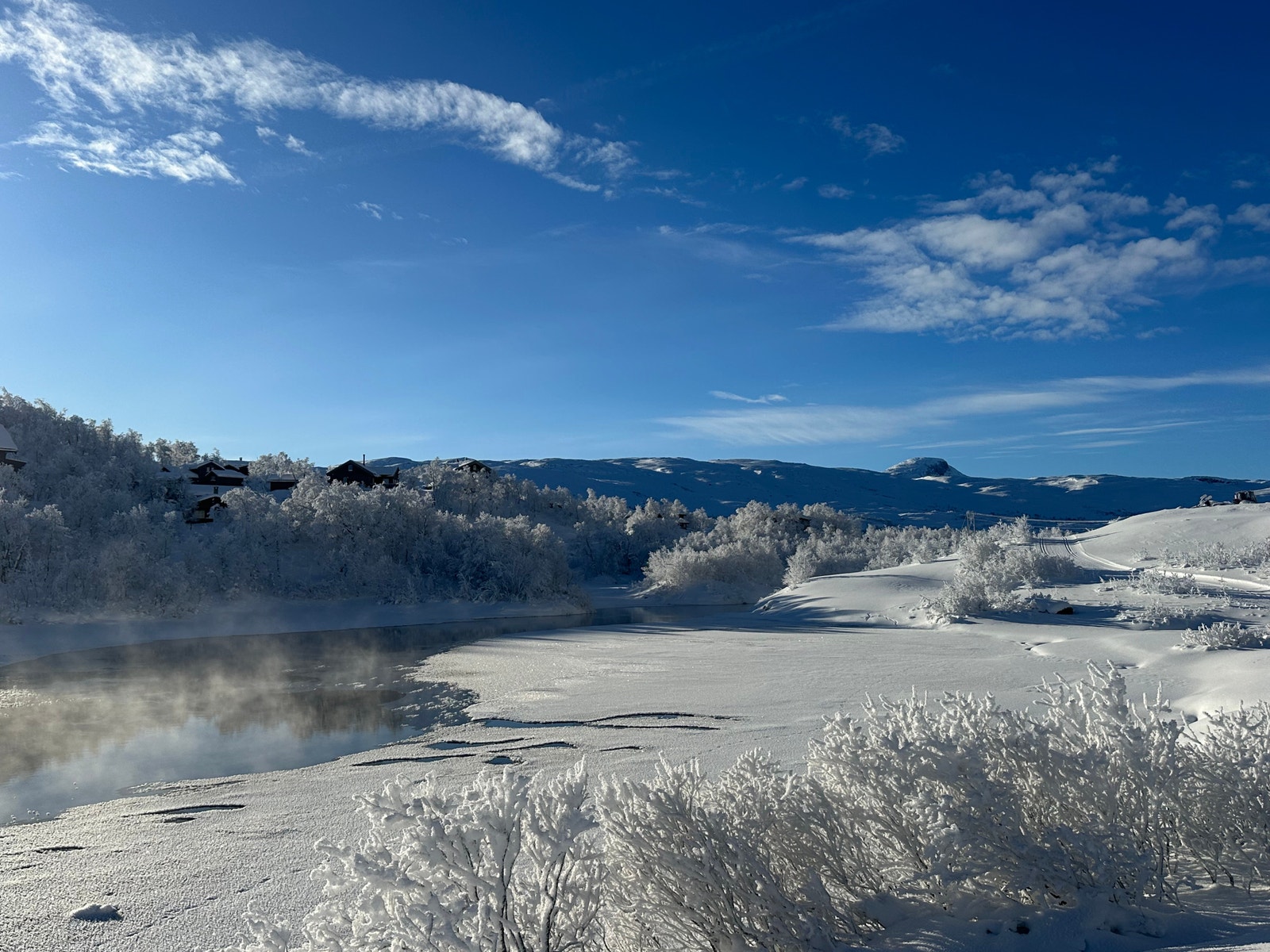 Stemningsbilde Otrøtjernet Galleribilde