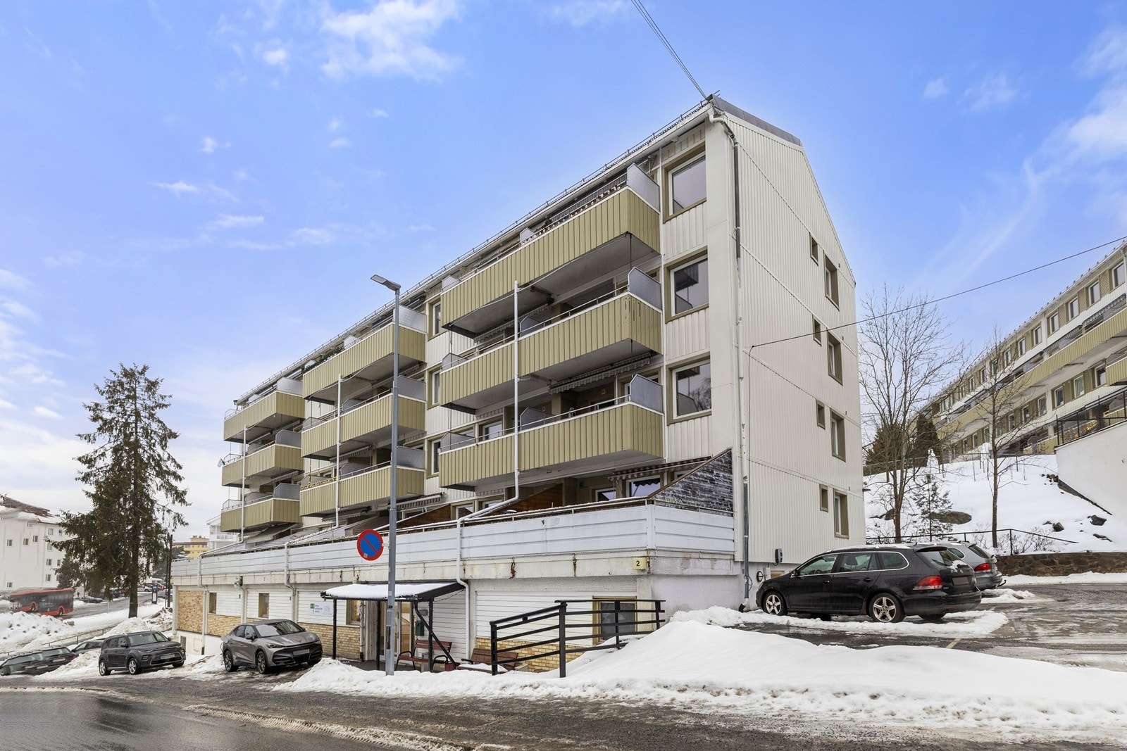 Borettslaget er tilknyttet OBOS og har en gunstig IN-ordning for nedbetaling av fellesgjeld. Galleribilde