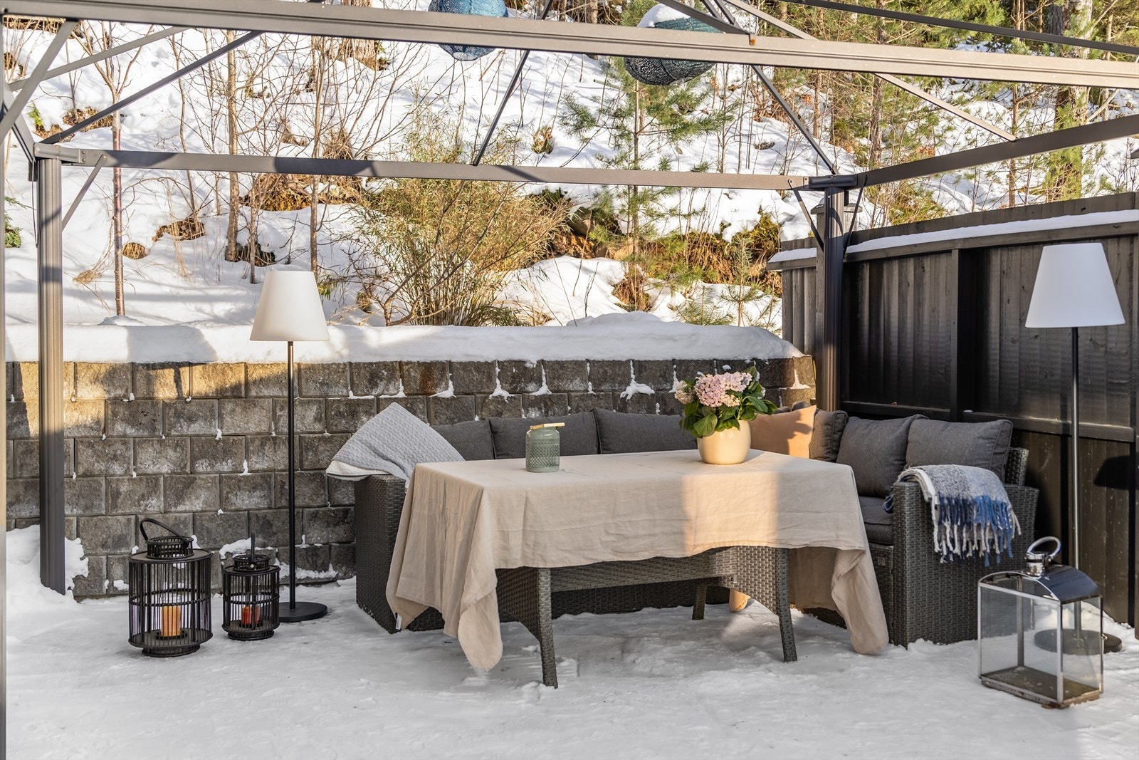 Her kan familien samles i sommerhverdagen for hyggelige måltider. Galleribilde