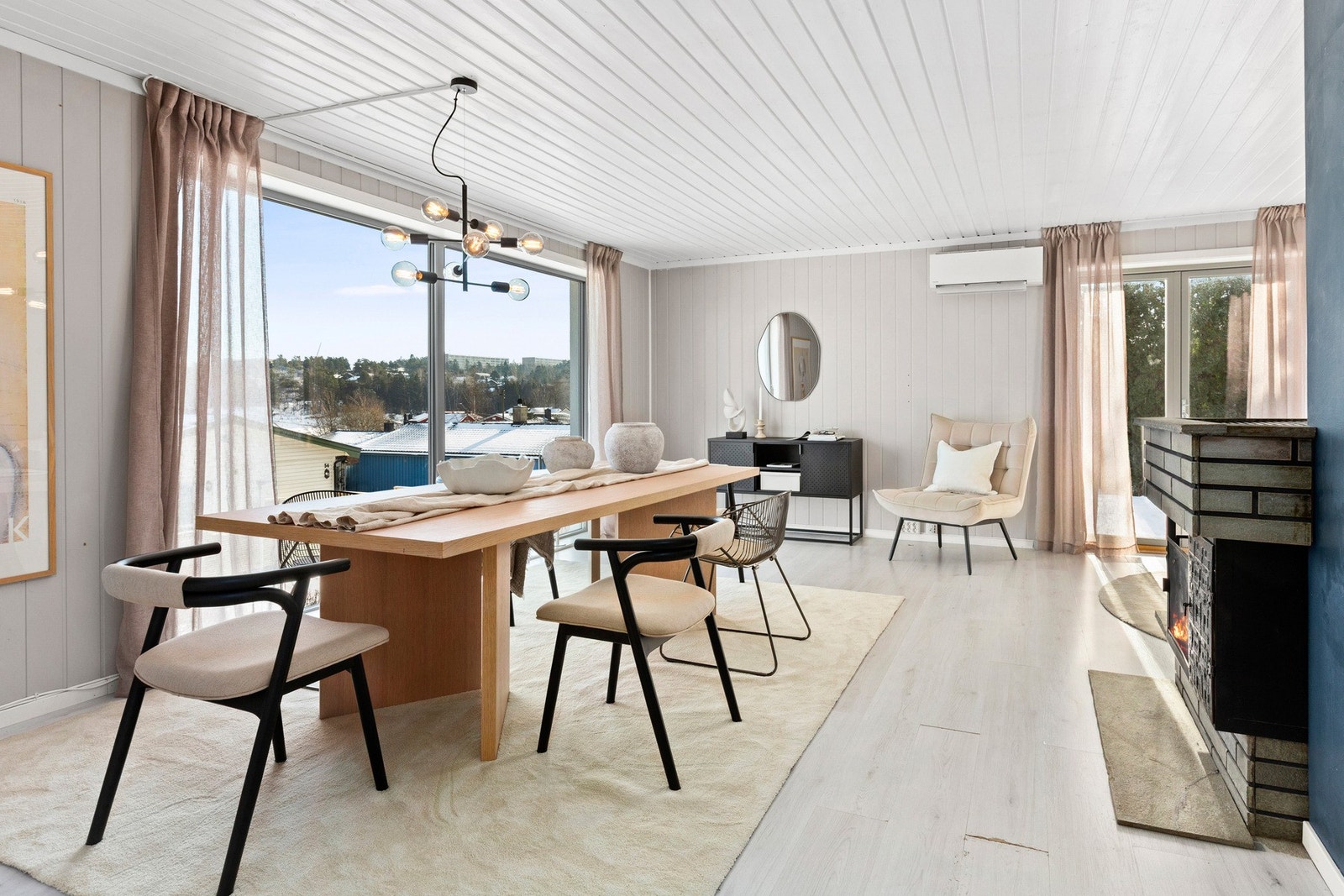 Boligen strekker se over to plan med utleiedelen i underetasjen. Galleribilde