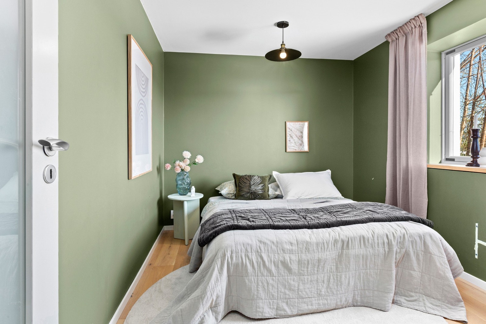 Soverom. Galleribilde