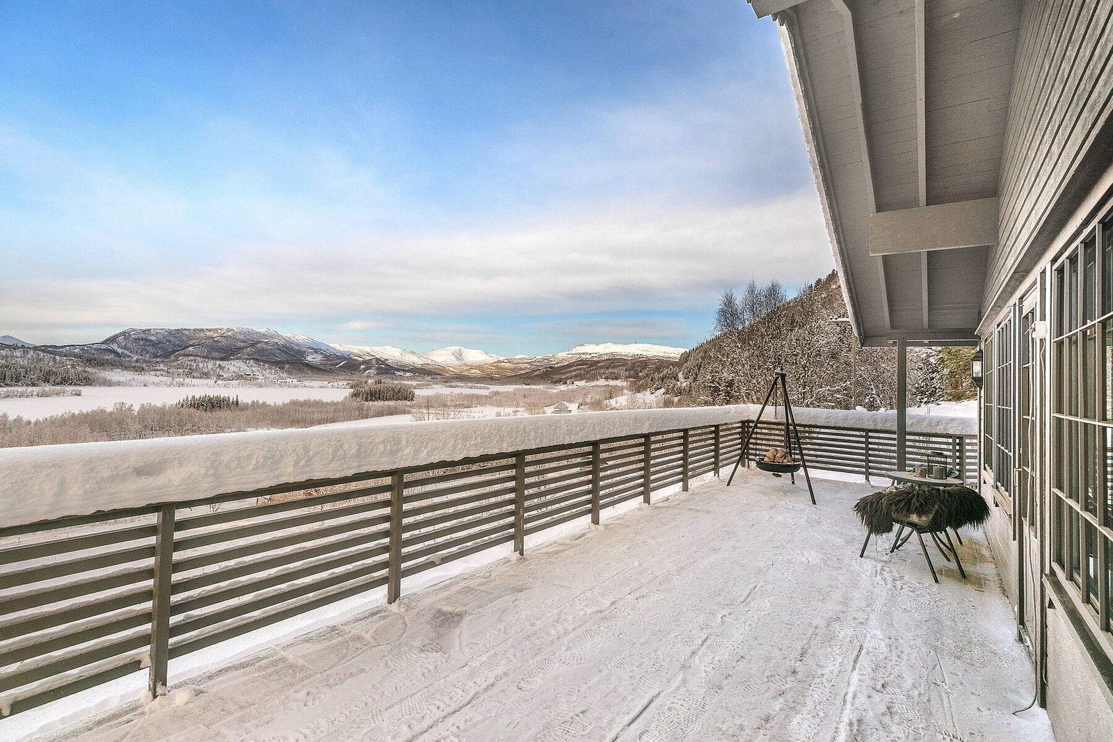 Hytta er godt tilrettelagt for helårs bruk Galleribilde