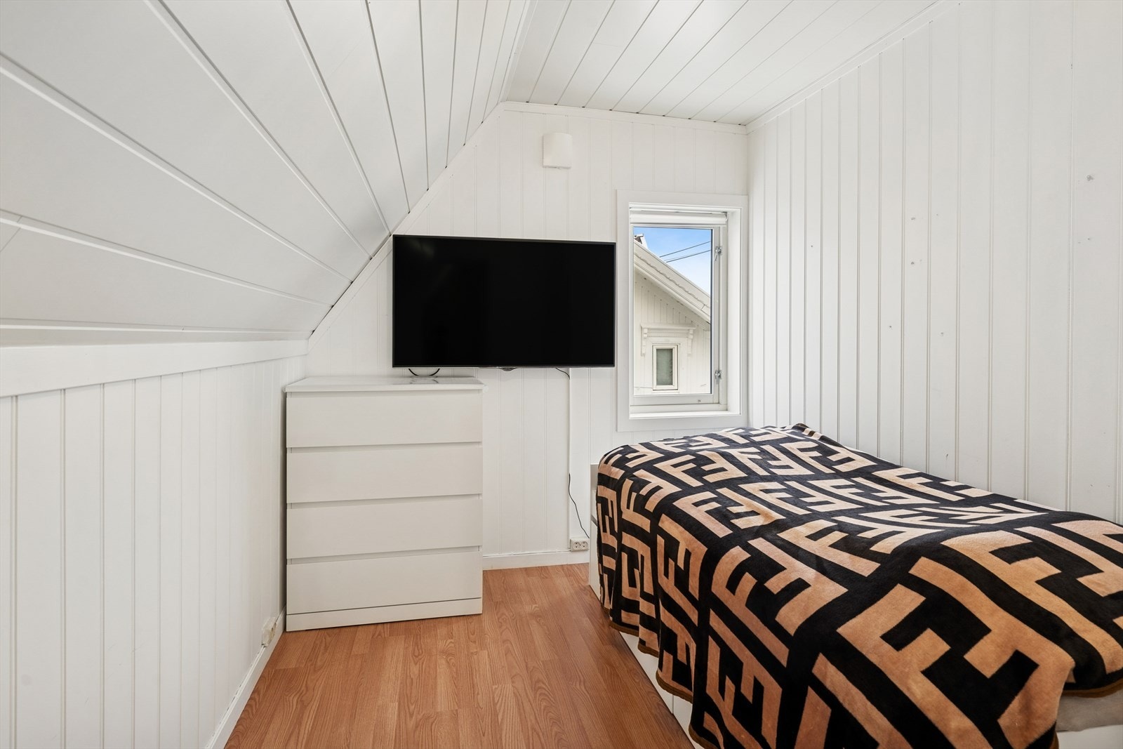 Boligen inneholder 1 soverom, samt et rom brukt som soverom. Galleribilde