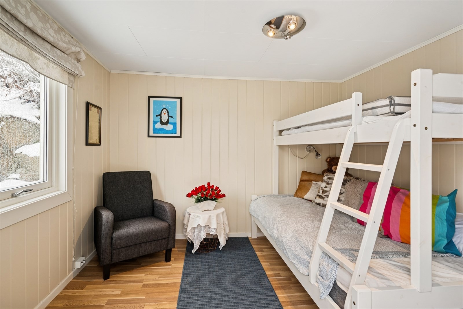 Annekset er i dag innredet som soverom og bod, men rommet er ikke godkjent til varig opphold. Galleribilde