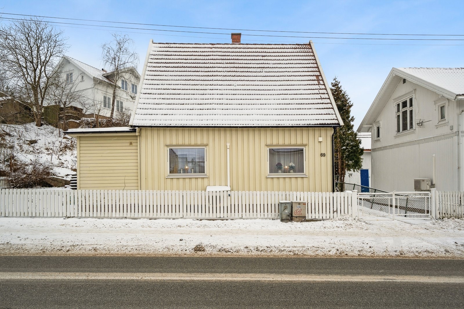 Eneboligen er fra 1920 og går over 3 etasjer. Galleribilde