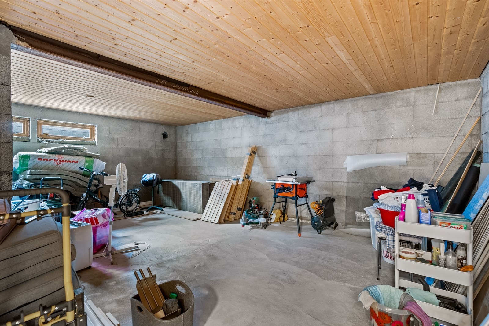 Resterende areal i etasjen egner seg godt til oppbevaring. Galleribilde