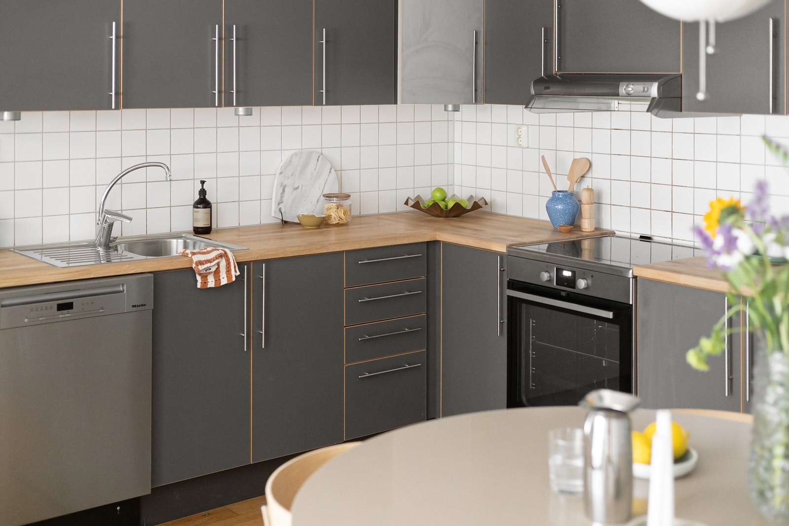 Hvitevarer på kjøkken medfølger handelen. Galleribilde