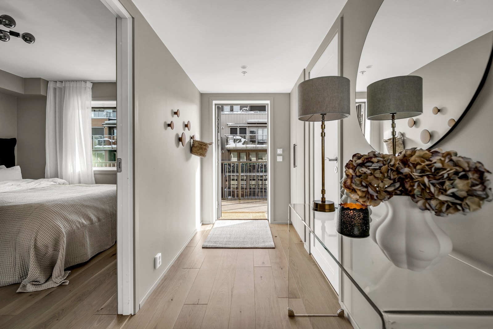 Entré/gang. Galleribilde