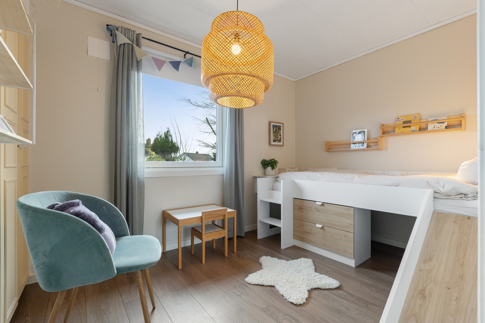 De to andre soverommene er fleksible i bruk og passer godt som barnerom, gjesterom eller som praktiske rom for hobby og hjemmekontor. Galleribilde