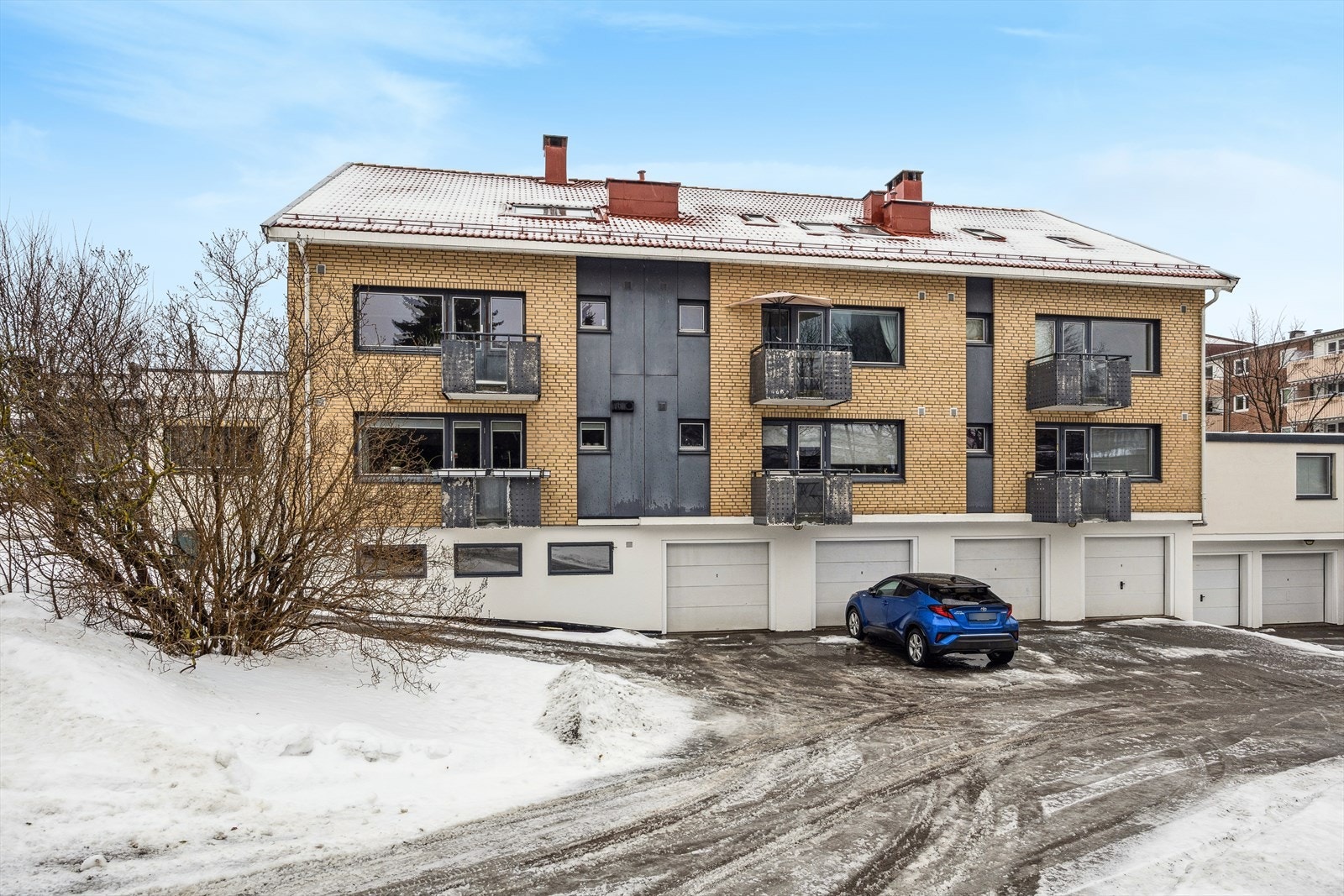 Beliggenheten er ideell for den som vil bo sentralt og bynært samtidig som du bor hyggelig og landlig i et flott villastrøk Galleribilde