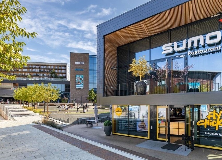 Mellom Handelshøyskolen BI og Storo Storsenter ligger Sumo restaurant samt Norges største og første IMAX-kino Galleribilde