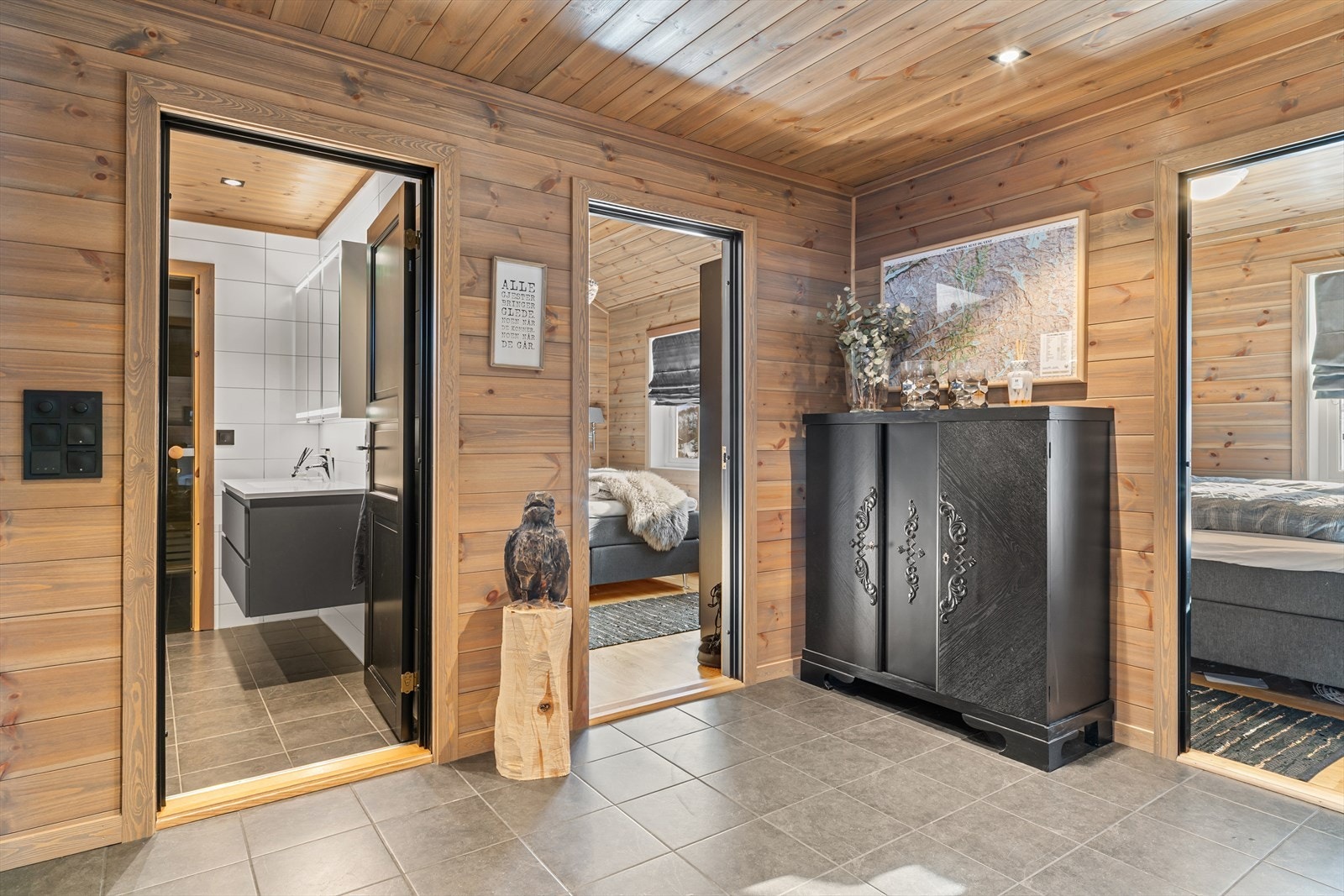 Effektiv planløsning som gir god flyt i hytta Galleribilde