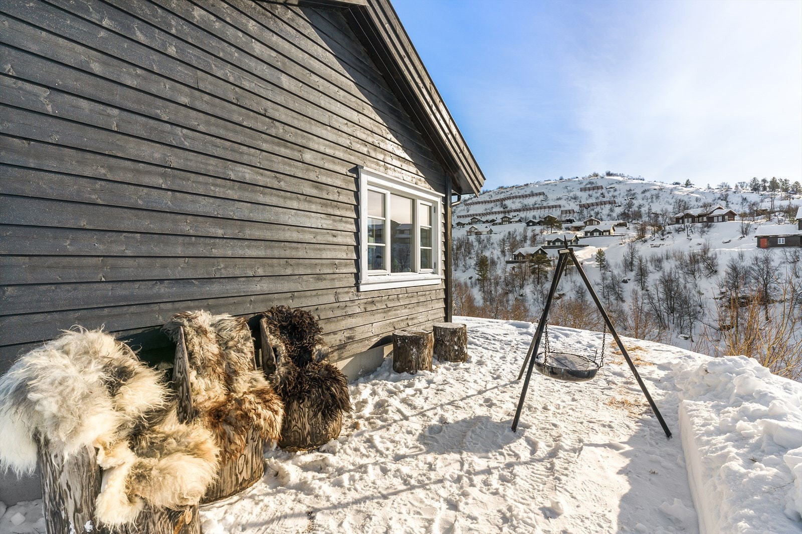 Sørvest-vendt uteplass, skjermet og solrikt Galleribilde