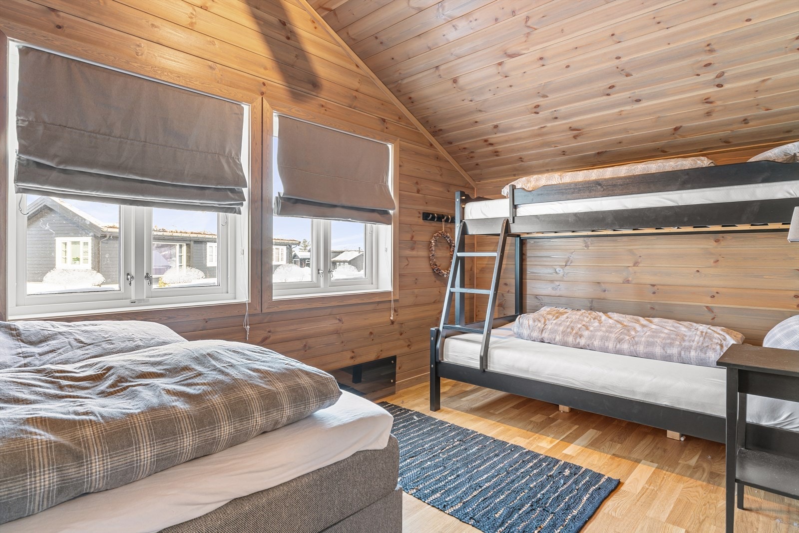 Flere soverom gir god plass til familie og gjester Galleribilde