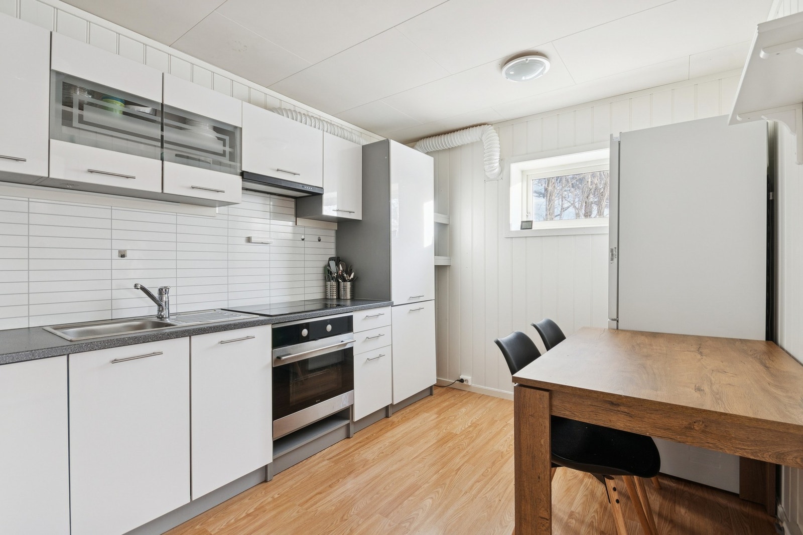 Hobbyrom er innredet som kjøkken, ikke omsøkt hos Bodø kommune. Galleribilde