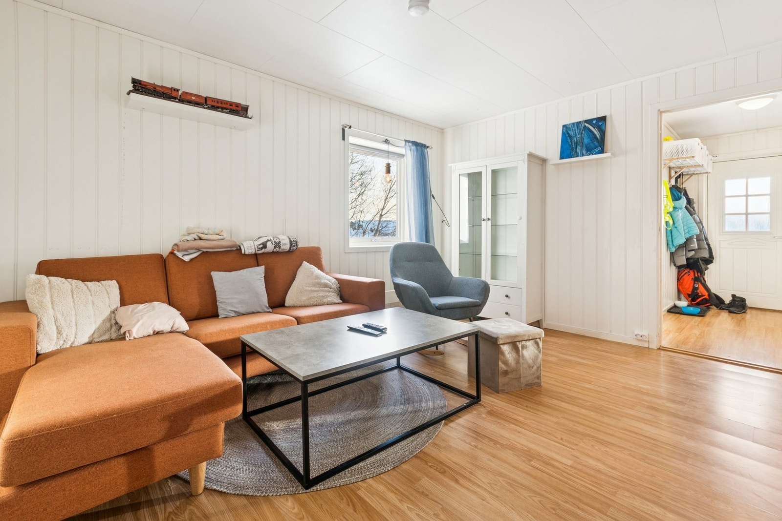 Bod innredet som stue. Ikke omsøkt hos Bodø kommune. Galleribilde