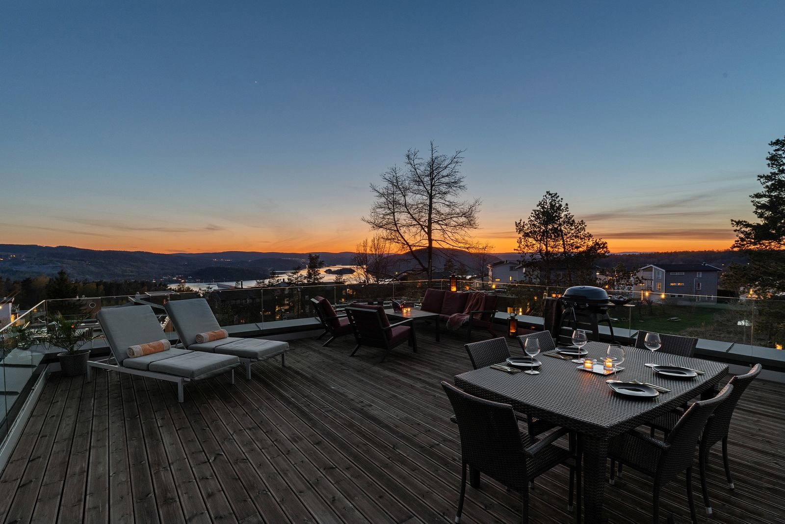 Det er lagt opp til kaldt og varmt vann på takterrasse med mulighet til eksempel et utekjøkken. Galleribilde