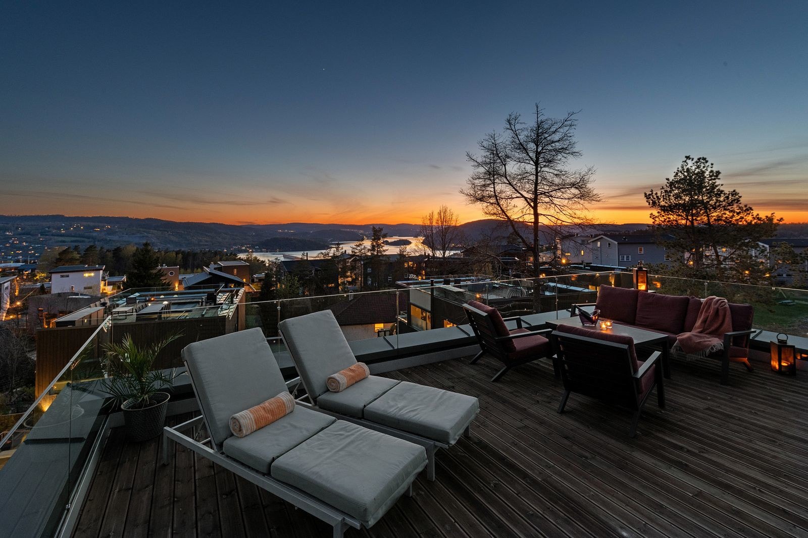 Nydelig takterrasse med fjordutsikt på hele 52 kvm! Galleribilde