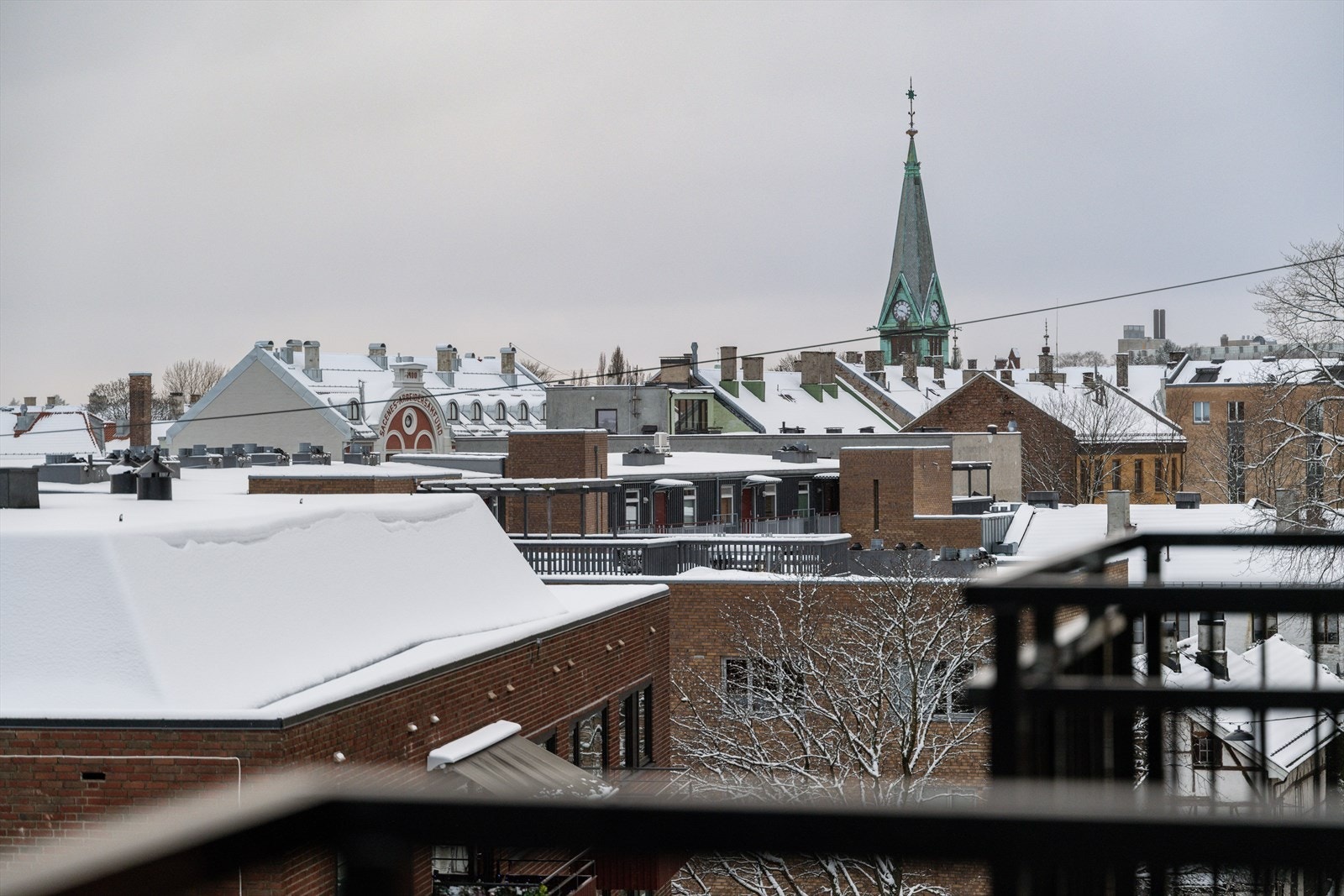 Her får du en fantastisk utsikt hele veien mot Oslofjorden og tårnet på Sagene kirke Galleribilde