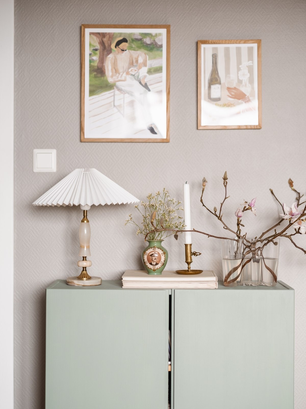 Leiligheten disponerer en kjellerbod på ca. 2 kvm og en loftsbod på ca. 7 kvm, med 12 kvm gulvareal Galleribilde