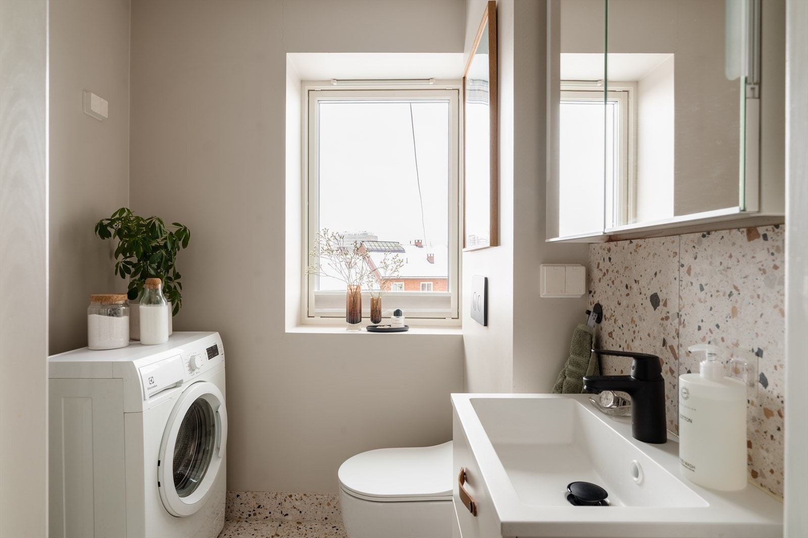 Delikat og lekkert bad som ble rehabilitert i 2023 Galleribilde