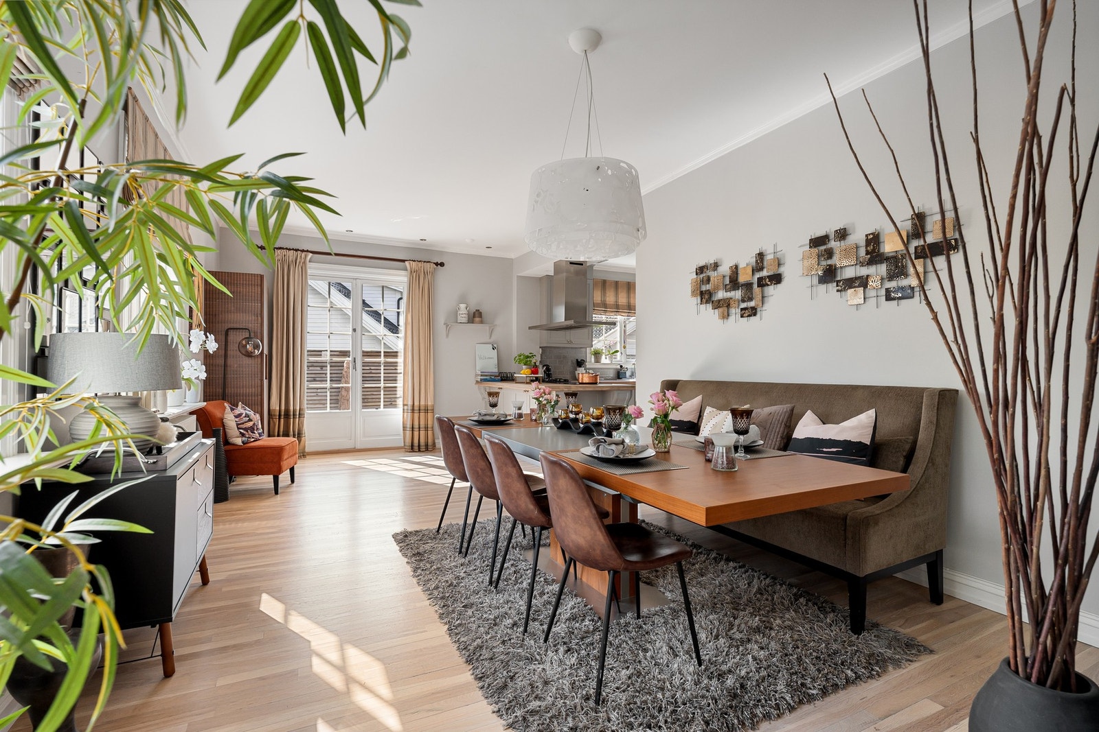 Himlingsflatene er utstyrt med downlight, som sikrer god belysning Galleribilde