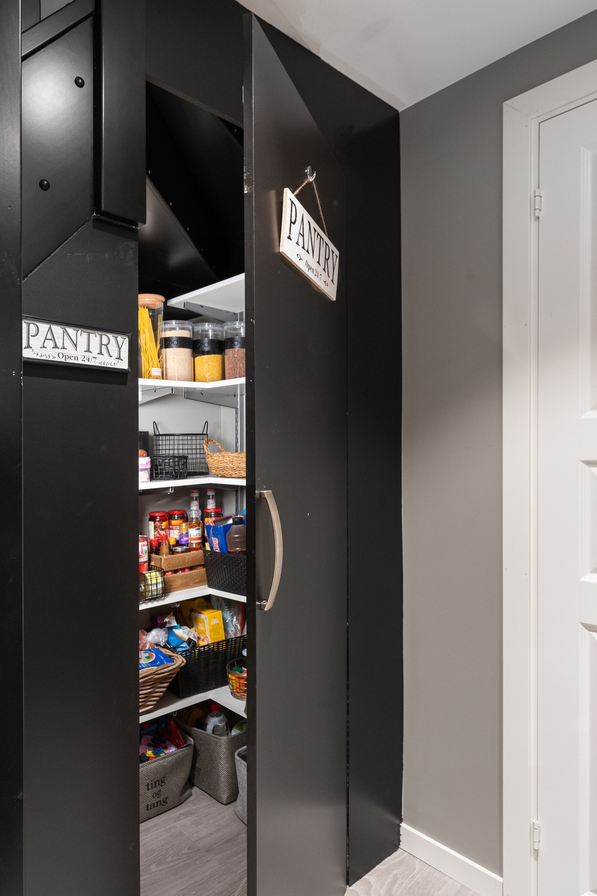 Det er etablert ekstra lagring under trappen Galleribilde