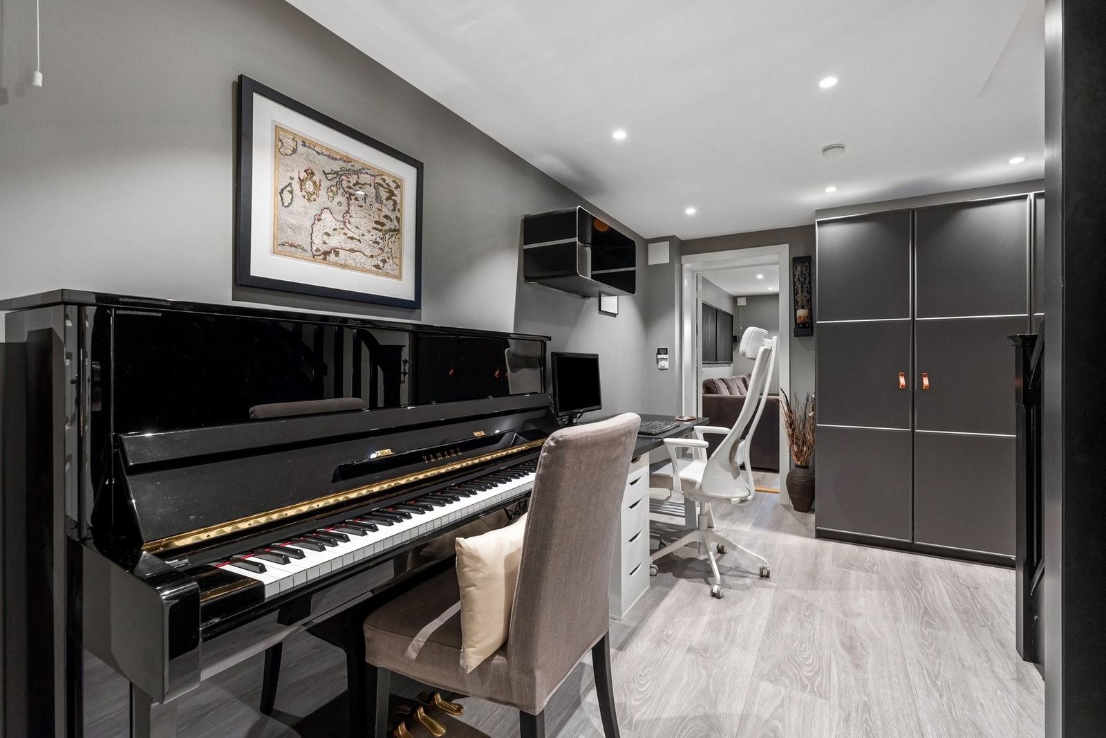 Kjeller ble totalt ombygget og renovert i 2021, samt nye vinduer. Galleribilde