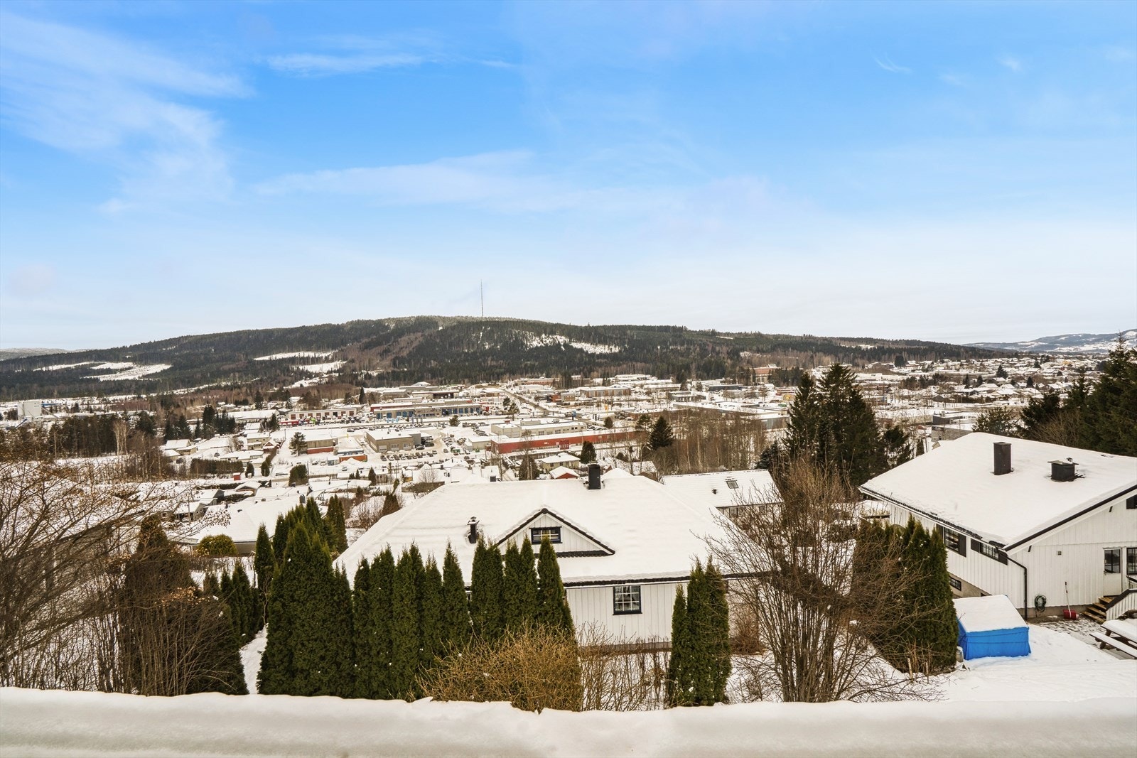Fra luftebalkongen er det flott utsikt i flere retninger. Galleribilde