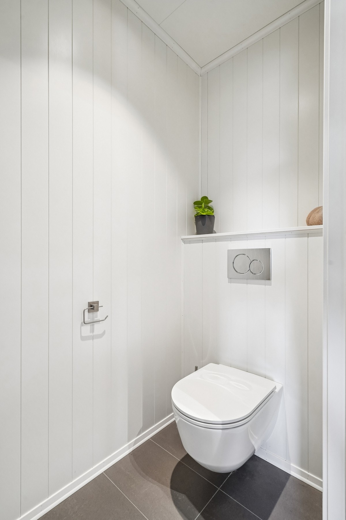 - Rommet er betegnet som bod på godkjente byggetegninger. Det er ikke omsøkt. Galleribilde