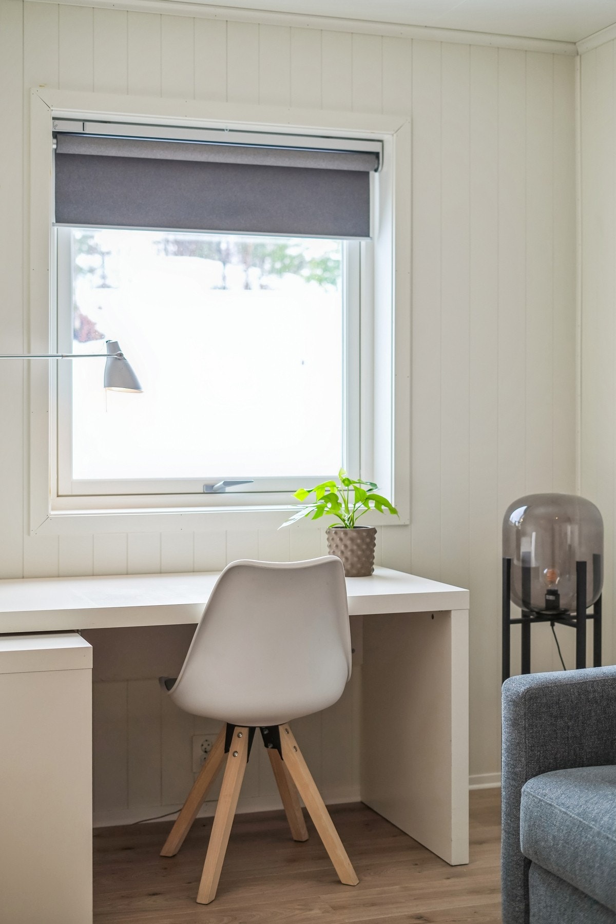 Vinduet vender mot sørøst. Solskjerming medfølger i handelen. Galleribilde