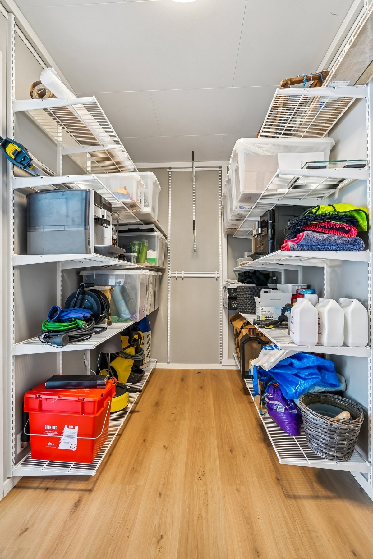 Praktisk innredning for god oppbevaring. Galleribilde