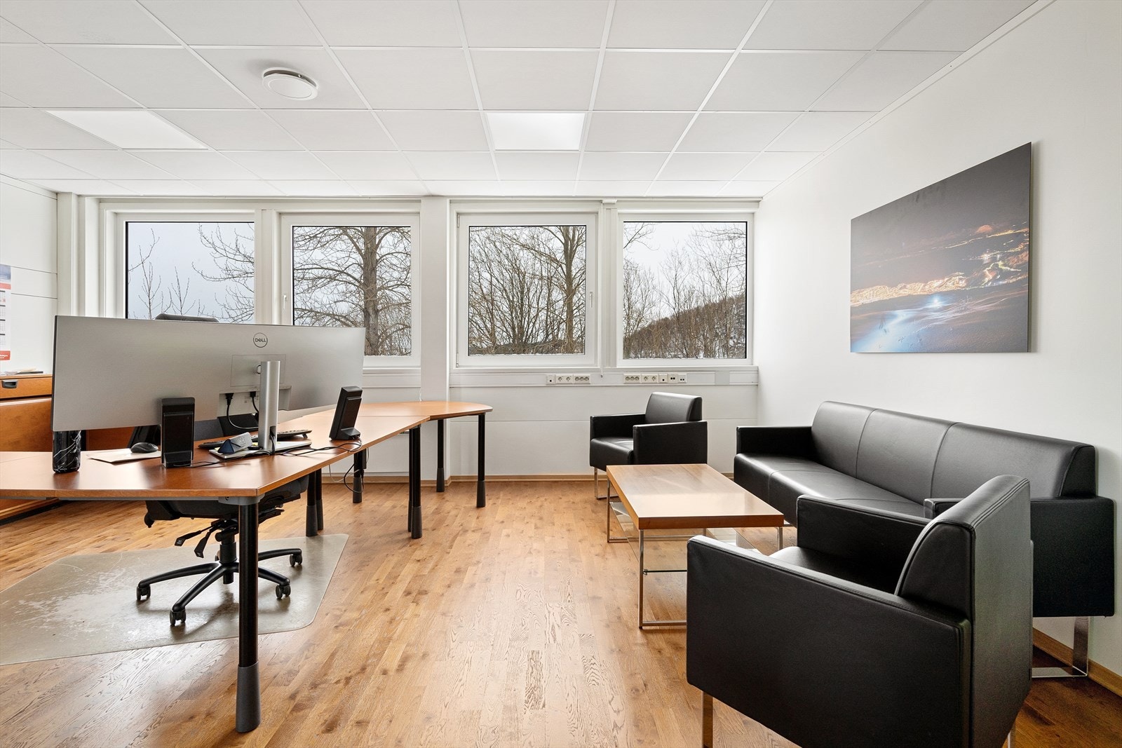 Stort hjørnekontor Teknologiveien 11. Galleribilde