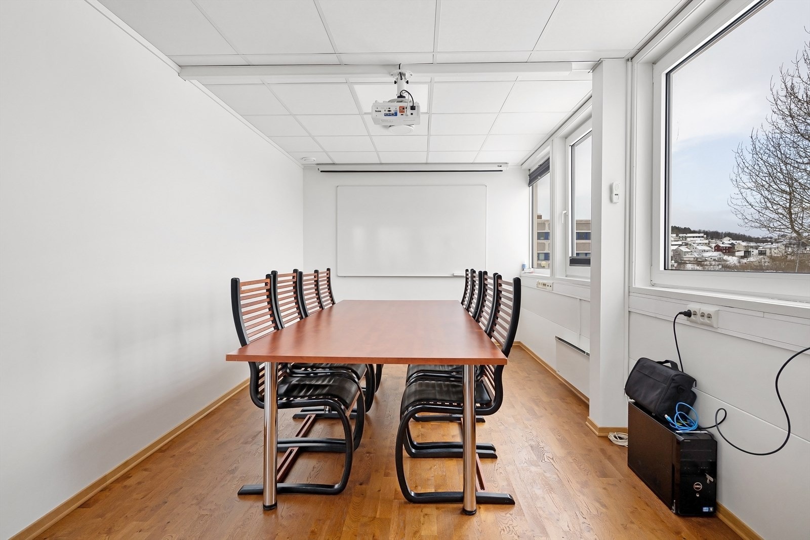 Stort hjørnekontor 2 etasje Teknologiveien 11. Galleribilde