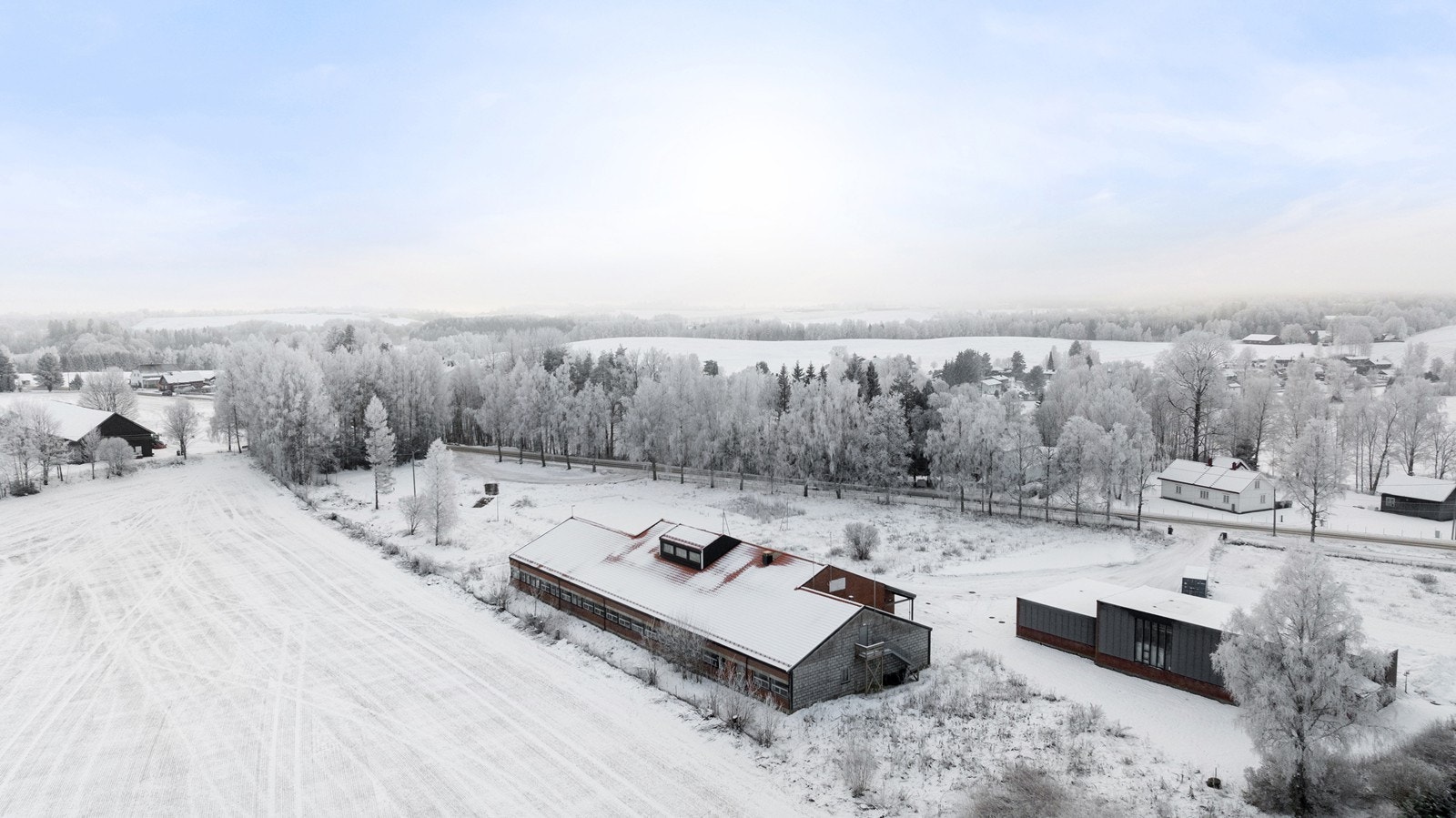 Eiendommen ligger fint til på Holter, med en landlig beliggenhet i Nannestad kommune. Galleribilde