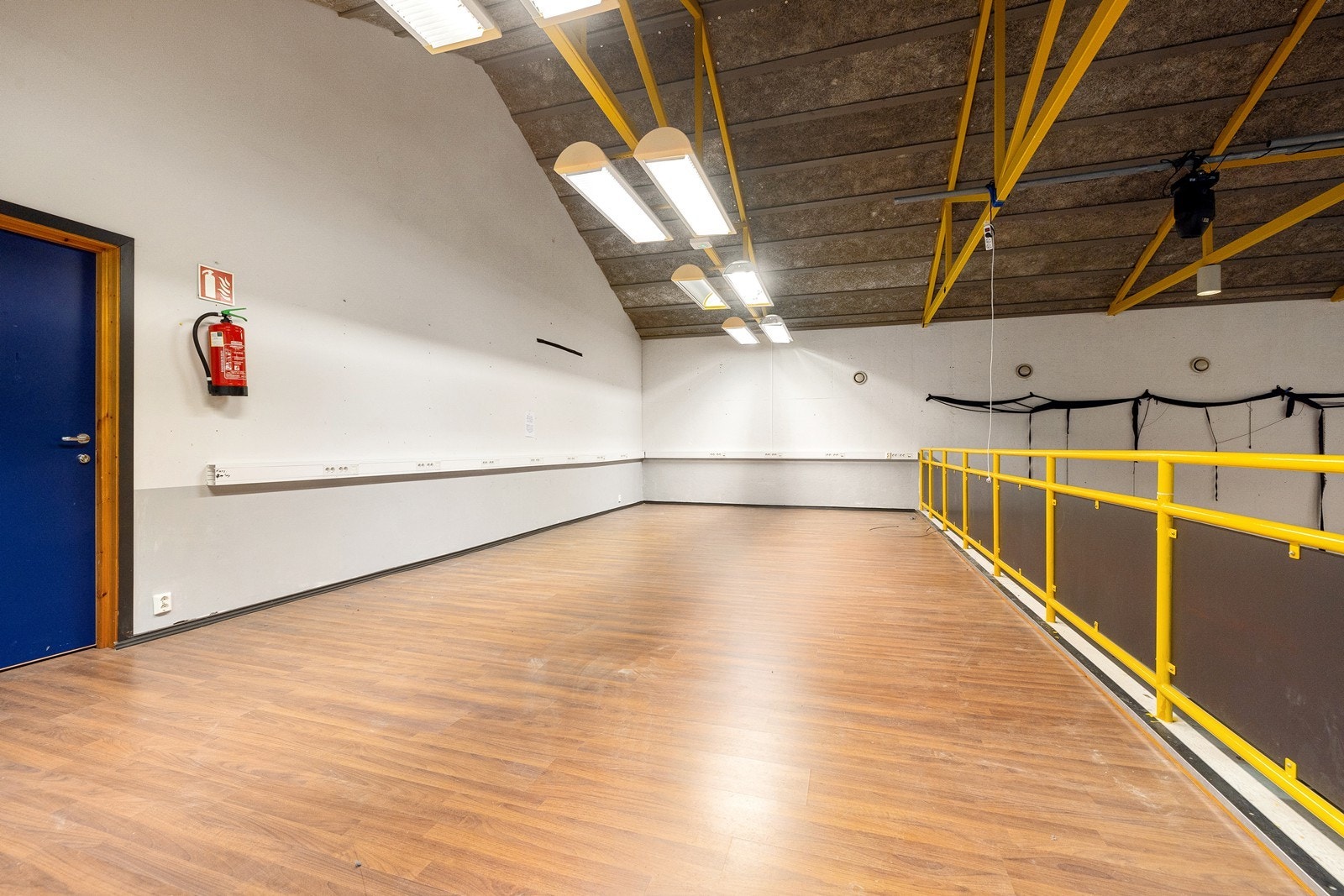 Mesanin. Galleribilde