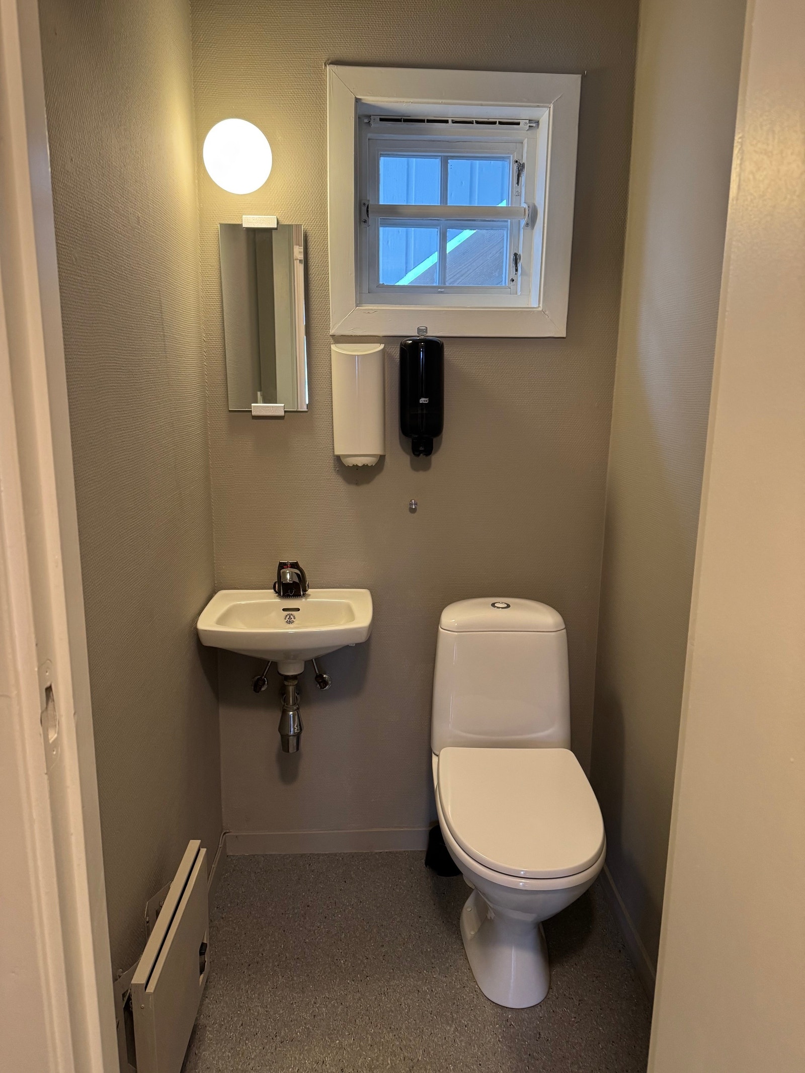 Toalettrom Galleribilde