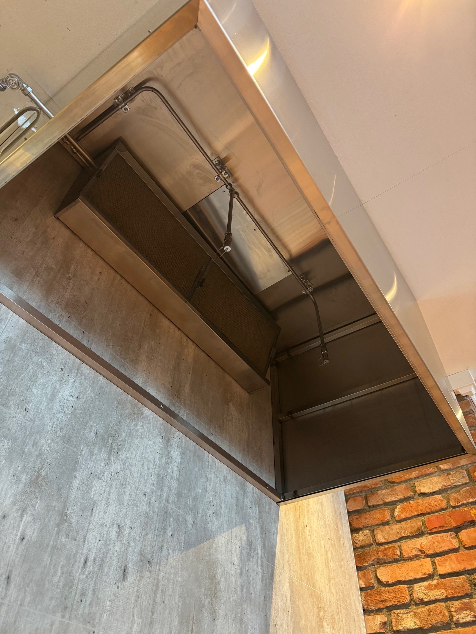 Ventilasjonshette med automatisk slukkeanlegg Galleribilde