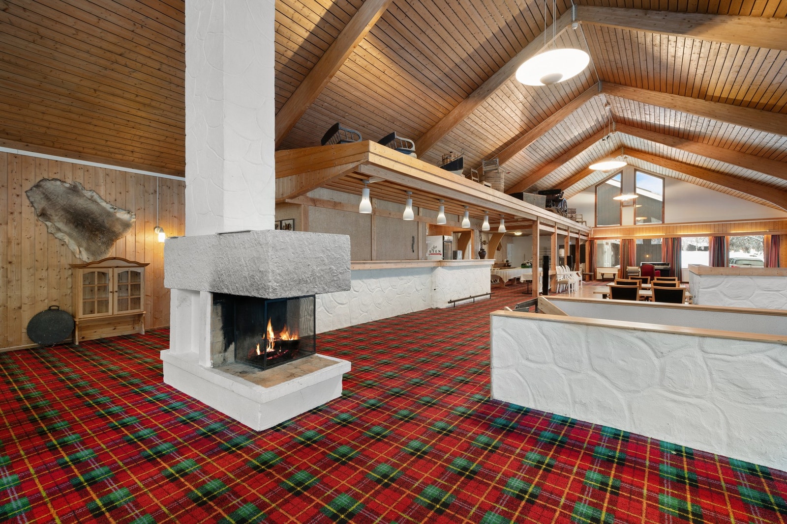 Åpen peis som varmer godt. Galleribilde