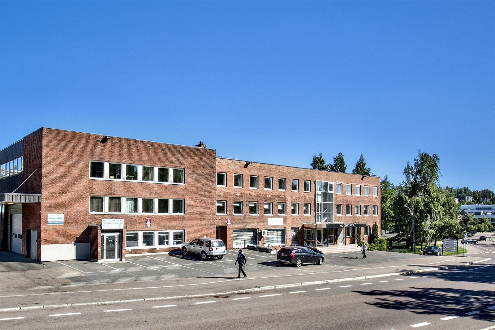 Ole Deviks vei 18 - Lager med inntil 6 meter høyde - Servicesenter/Verksted - Kontorer i forskjellige størrelser - Oppgradert bygg. Galleribilde