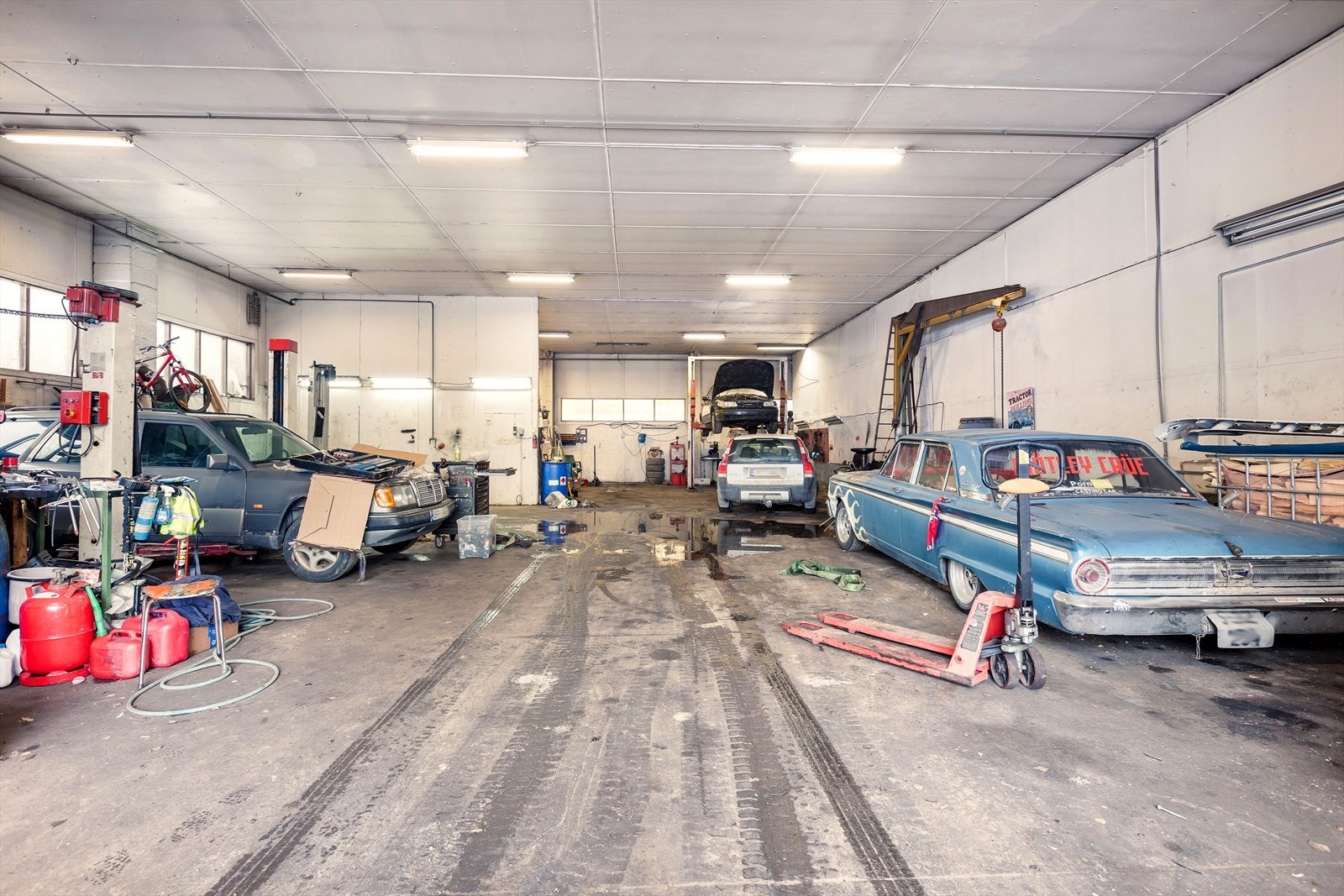 Verksted/hall Galleribilde