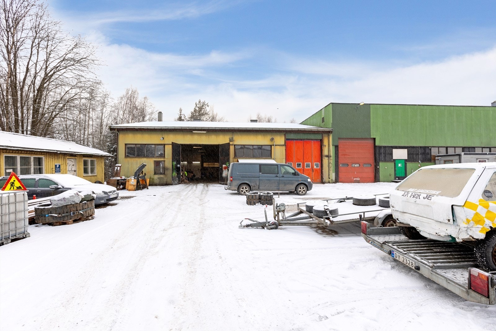 Verkstedhall i sidebygg har vært utleid til private. Galleribilde